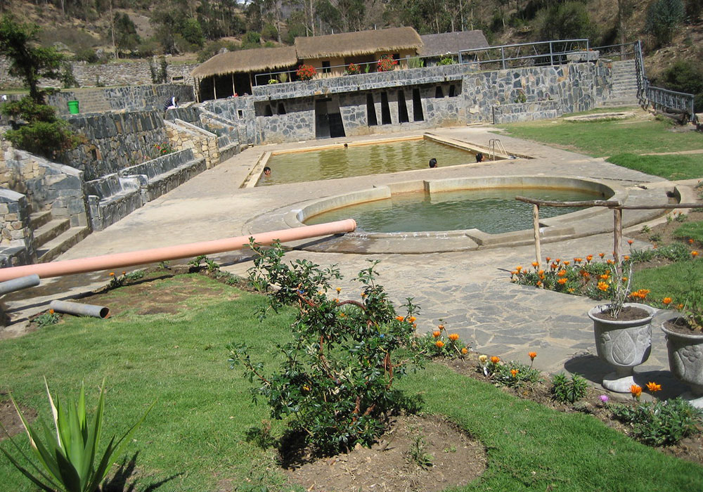 7 Cataratas de Quishuarani y Baños Termales de Lares