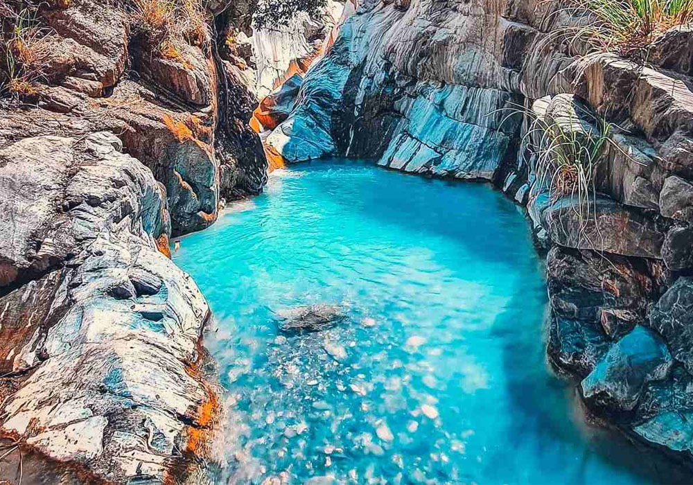 Inca Bridge Qeswachaka And The Turquoise Waters Of Muñapata